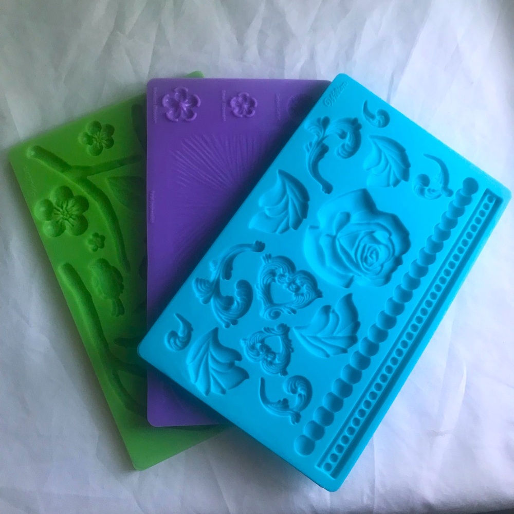 Wilton Silicone Mold Set of 3 Floral Design